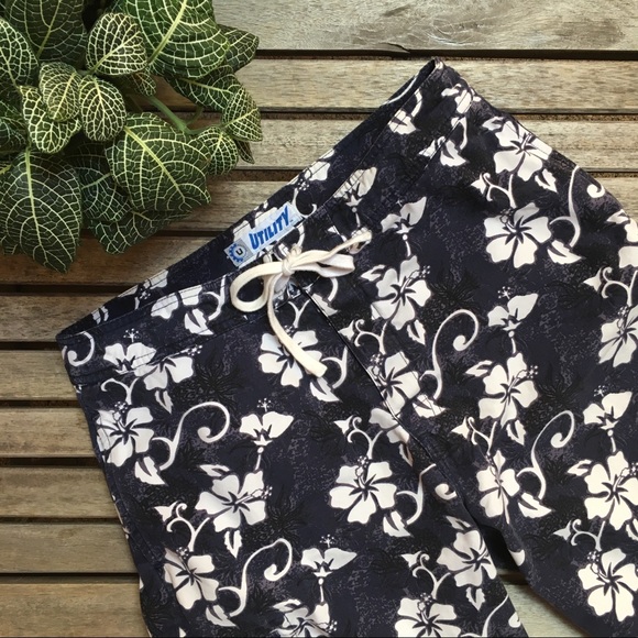 Hawaiian Tropical Print Board Shorts - Picture 2 of 5